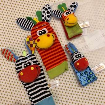 Развивающая игрушка погремушка FergoKids детский набор носочков и браслет для новорожденных малышей от 0: отзыв пользователя Детский Мир