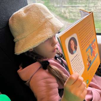 Книга Clever Правила поведения и безопасности в поезде Ульева Е: отзыв пользователя Детский Мир