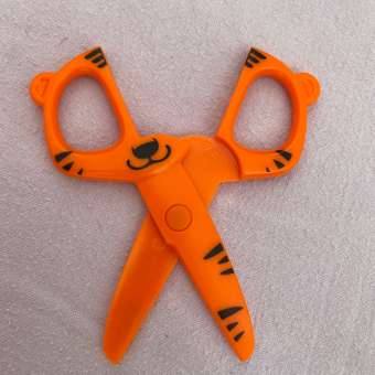 Ножницы Пифагор Тигренок 120мм с пластиковыми лезвиями оранжевые: отзыв пользователя Детский Мир
