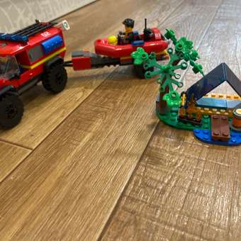 Конструктор LEGO City Пожарная машина 4x4 со спасательной лодкой 60412: отзыв пользователя Детский Мир