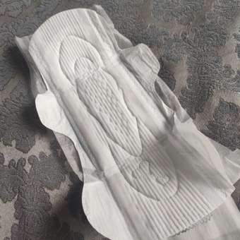 Гигиенические прокладки Unicharm sofy hadaomoi ультратонкие с крылышками 29 см 15 шт: отзыв пользователя Детский Мир