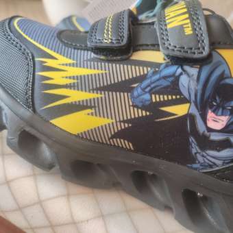 Кроссовки Batman с подсветкой: отзыв пользователя Детский Мир