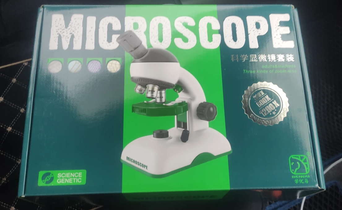 микроскоп классный, увеличение хорошее. В наборе много всего-всего