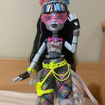 Кукла Monster High Монстр Фест Фрэнки HXH79: отзыв пользователя Детский Мир