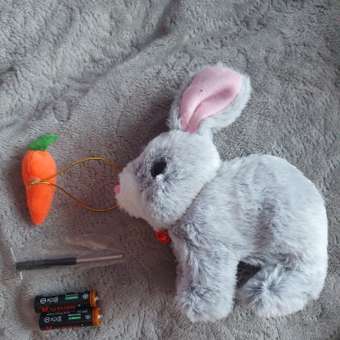 Игрушка интерактивная мягкая FAVORITSTAR DESIGN Пушистый зайчик махровый серый с морковкой: отзыв пользователя Детский Мир