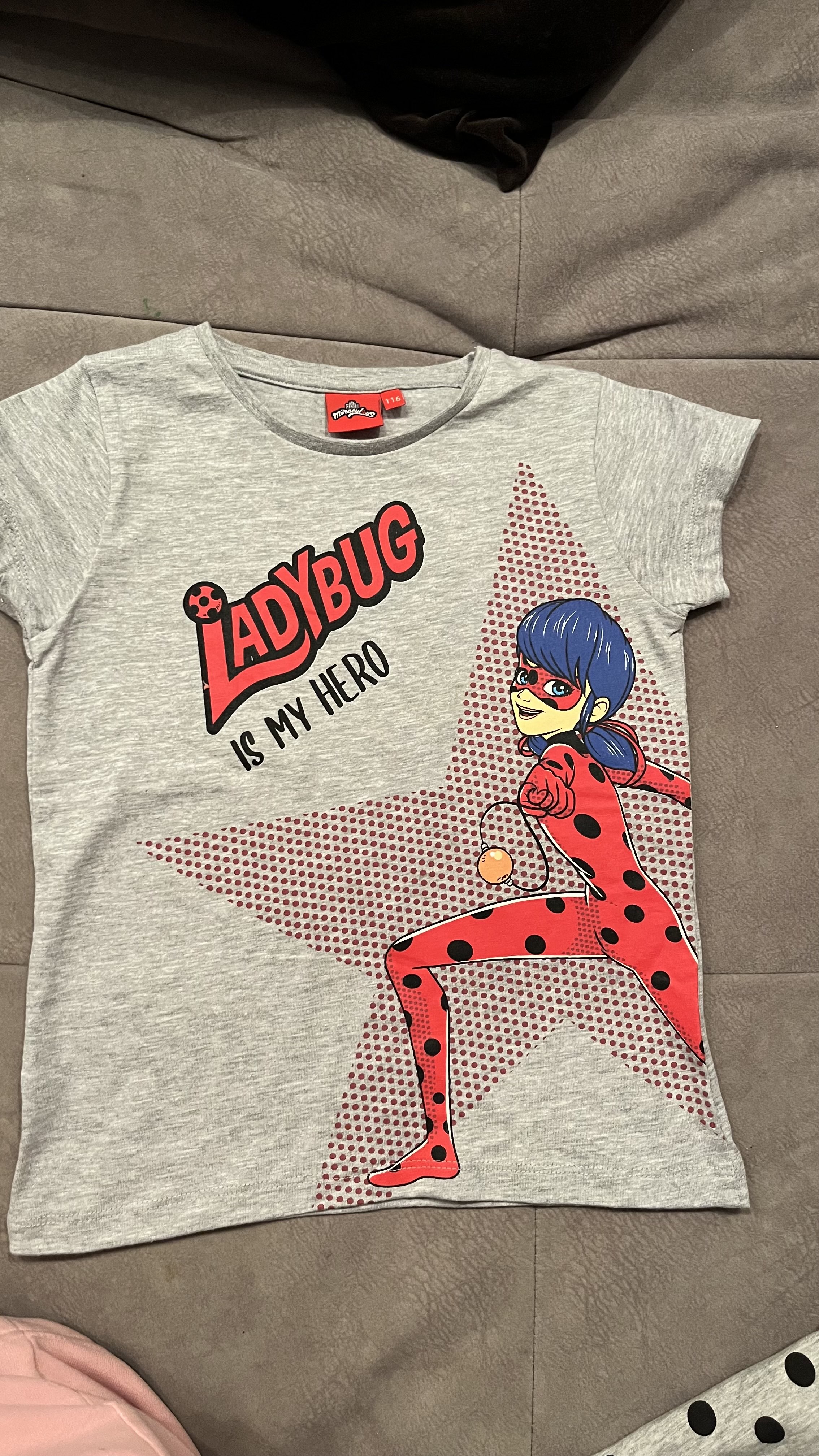 Хорошая футболка. Ребенок в восторге.