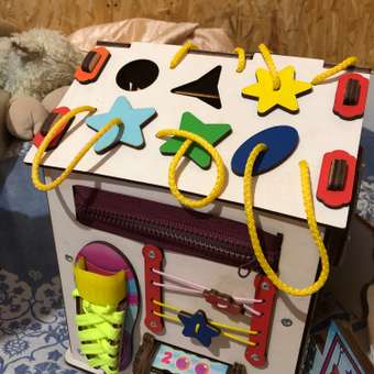 Бизиборд Jolly Kids развивающий домик со светом Зверята: отзыв пользователя Детский Мир