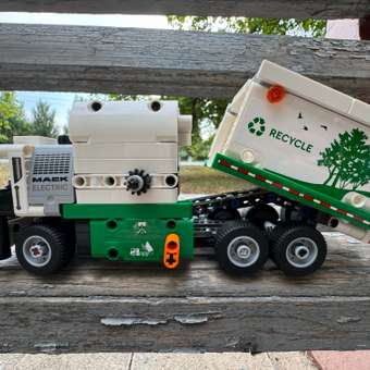 Конструктор LEGO Technic Электрический мусоровоз Mack блочный: отзыв пользователя Детский Мир