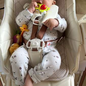 Стульчик для кормления Happy Baby из экокожи от 4 месяцев до 25 кг: отзыв пользователя Детский Мир