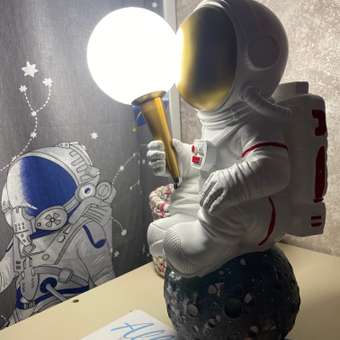 Ночник Attivio Космонавт сидячий OC-S-L3181: отзыв пользователя Детский Мир