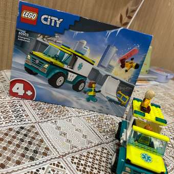 Конструктор LEGO City Скорая помощь и сноубордист 79 дет.: отзыв пользователя Детский Мир