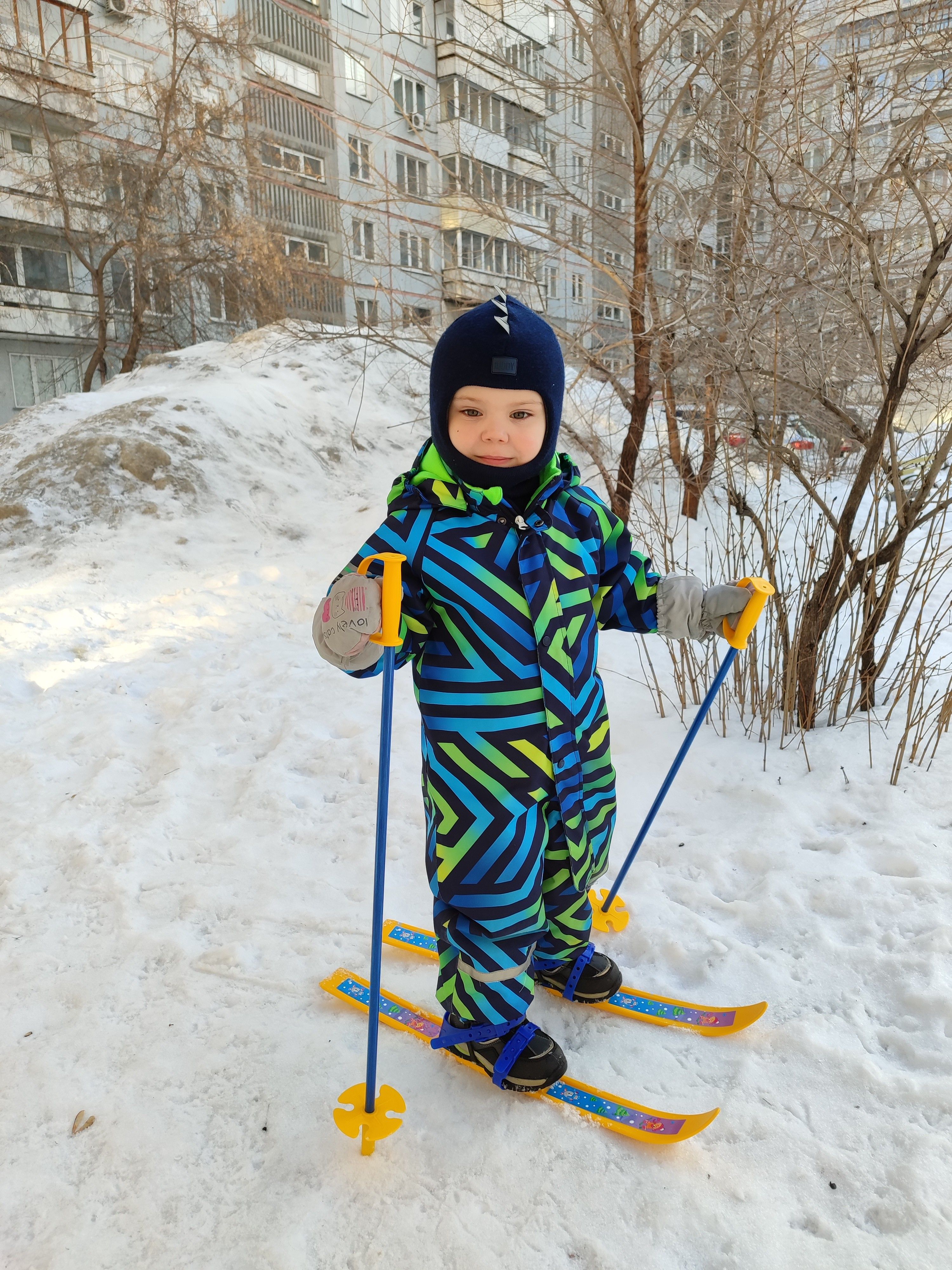 Крепеж не крепкие,вылетают,а особенно