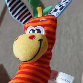 Развивающая игрушка погремушка FergoKids детский набор носочков и браслет для новорожденных малышей от 0: отзыв пользователя Детский Мир