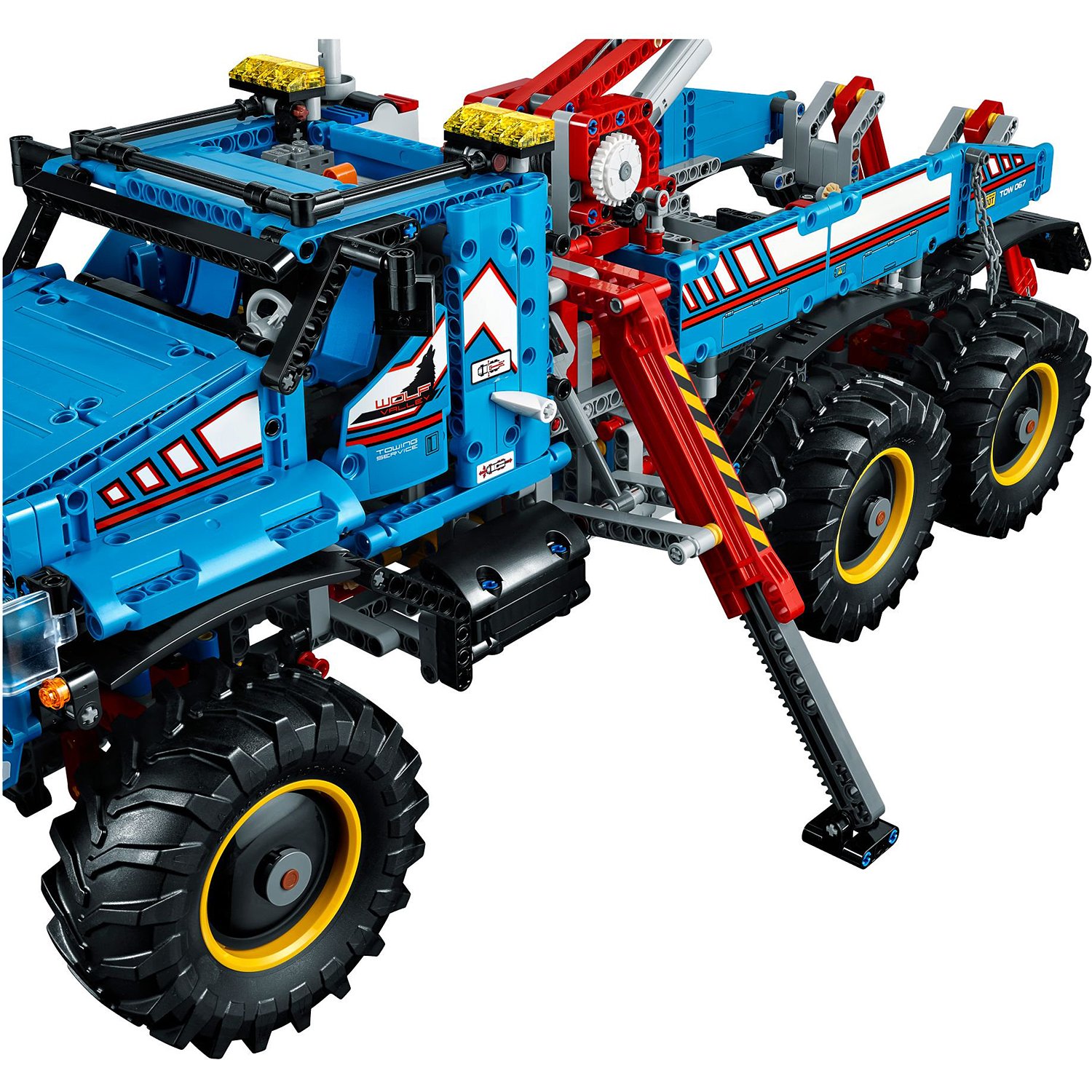Конструктор LEGO Technic Аварийный внедорожник 6х6 (42070) - фото 11