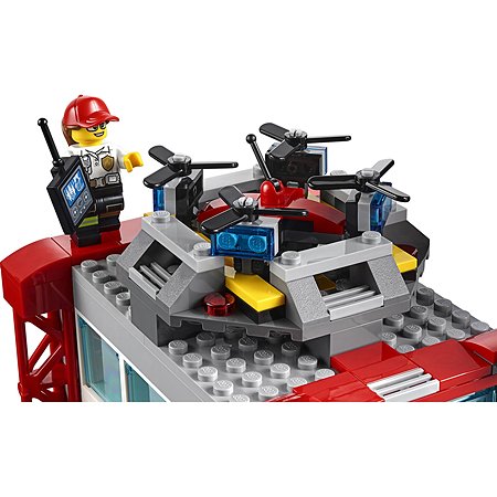 Конструктор LEGO City Fire Пожарное депо 60215 - фото 13