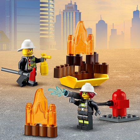Конструктор LEGO City Fire Пожарная машина с лестницей 60280 - фото 9