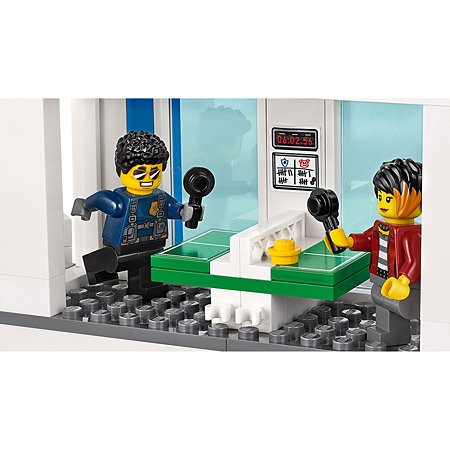 Конструктор LEGO City Police Полицейский участок 60246 - фото 18